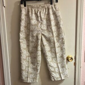 Hillard & Hanson Beige and White Leaf Print Pants